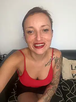 Snapshot of Cherryboom20 chatting on 02-12-26, 10:05 Cherryboom20 online show from 02-12-26, 10:05