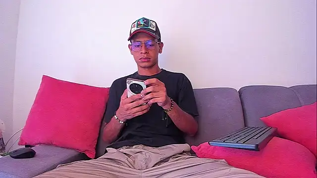 Snapshot of StellayDrake chatting on 02-07-26, 03:27 StellayDrake online show from 02-07-26, 03:27