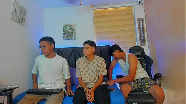 Snapshot of StellayDrake chatting on 02-26-26, 01:32 StellayDrake online show from 02-26-26, 01:32