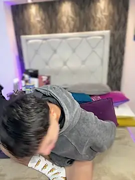 Snapshot of Samu_Hott chatting on 02-04-26, 08:25 Samu Hott online show from 02-04-26, 08:25