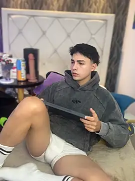 Samu Hott online show from 03-26-26, 08:14