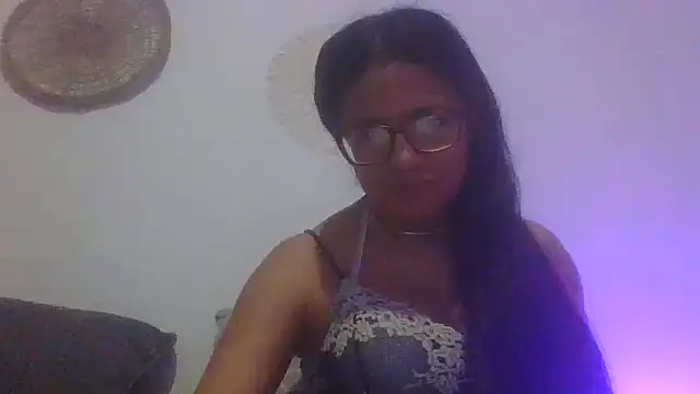 Snapshot of MelOnlyOf chatting on 02-18-26, 06:04 MelOnlyOf online show from 02-18-26, 06:04