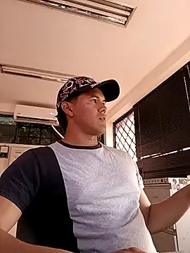 Snapshot of Andres28-2000 chatting on 03-19-26, 08:46 Andres28-2000 online show from 03-19-26, 08:46