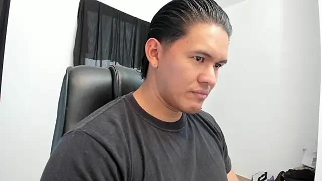 Snapshot of Andres28-2000 chatting on 04-09-26, 02:33 Andres28-2000 online show from 04-09-26, 02:33