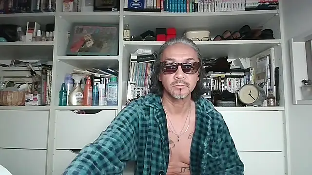 Snapshot of MtaS1 chatting on 04-18-26, 03:16 MtaS1 online show from 04-18-26, 03:16
