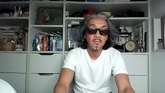 Snapshot of MtaS1 chatting on 06-15-26, 03:47 MtaS1 online show from 06-15-26, 03:47