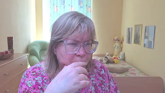 Emma Eclipsee online show from 05-16-26, 10:12