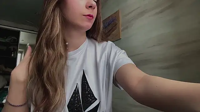 Snapshot of Shanika_wey chatting on 02-08-26, 07:01 Shanika wey online show from 02-08-26, 07:01