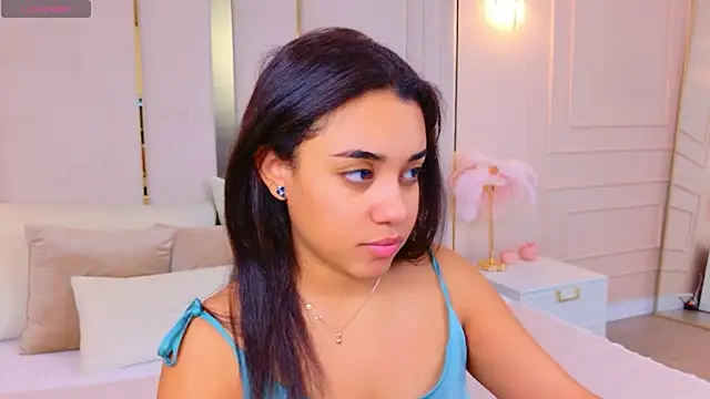 Snapshot of Luna_Cortier chatting on 03-03-26, 05:35 Luna Cortier online show from 03-03-26, 05:35