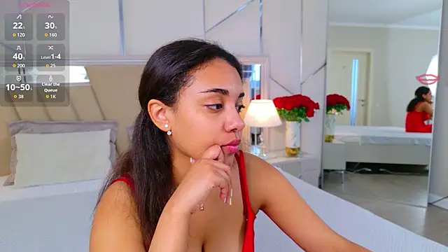 Snapshot of Luna_Cortier chatting on 06-19-26, 05:23 Luna Cortier online show from 06-19-26, 05:23