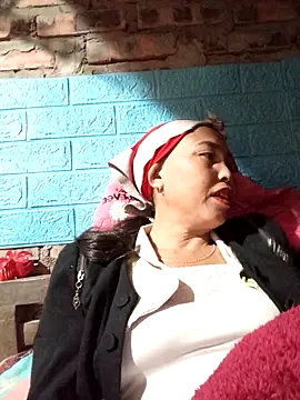 Snapshot of lena-cute chatting on 02-13-26, 11:12 lena-cute online show from 02-13-26, 11:12