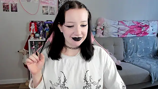 MollysLand online show from 04-20-26, 11:02