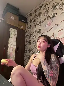 Snapshot of YukiiTYAN chatting on 02-14-26, 02:25 YukiiTYAN online show from 02-14-26, 02:25