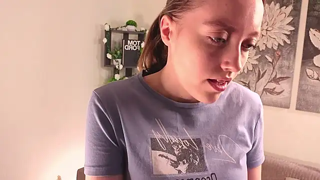 Snapshot of NenaWord chatting on 02-11-26, 01:21 NenaWord online show from 02-11-26, 01:21