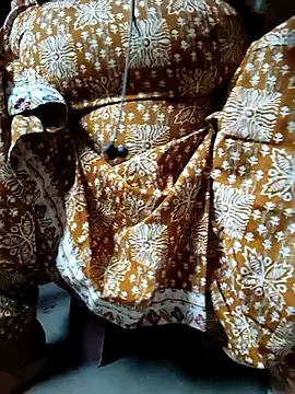 06Rozi online show from 04-15-26, 08:10