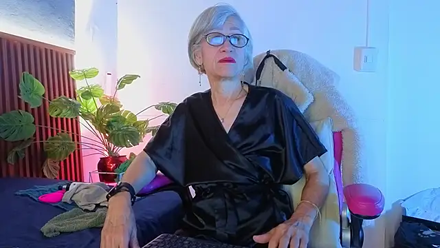 Snapshot of miss_monserrate01 chatting on 02-13-26, 01:07 miss monserrate01 online show from 02-13-26, 01:07