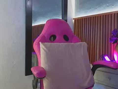 Snapshot of miss_monserrate01 chatting on 02-21-26, 12:50 miss monserrate01 online show from 02-21-26, 12:50