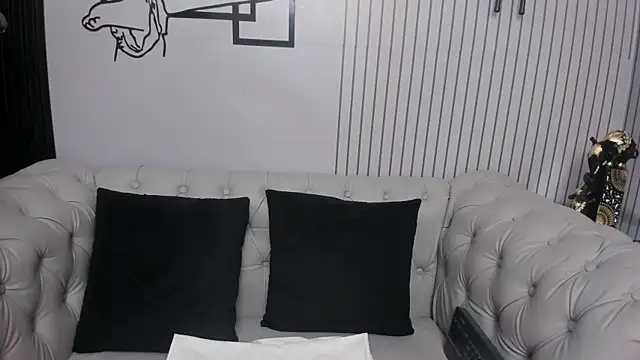 Snapshot of sophie_bonny chatting on 02-14-26, 11:18 sophie bonny online show from 02-14-26, 11:18