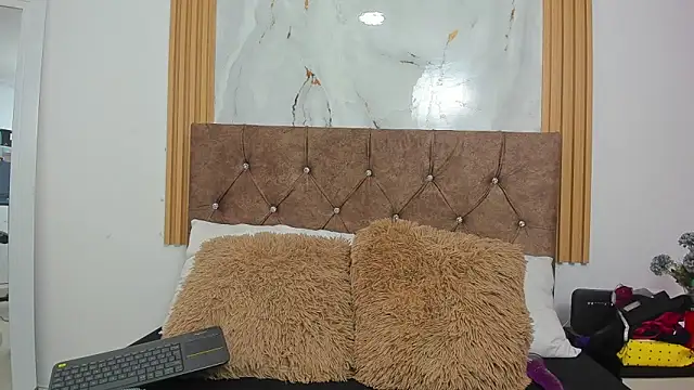 Snapshot of Candyfox2606 chatting on 02-19-26, 02:46 Candyfox2606 online show from 02-19-26, 02:46