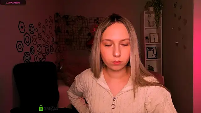 Snapshot of tiffani_murr chatting on 02-25-26, 08:07 tiffani murr online show from 02-25-26, 08:07