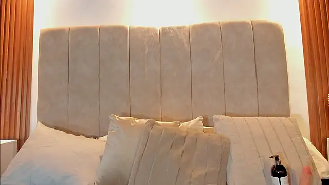  Laura saenz1 online show from 03-28-26, 01:00