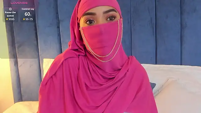 Snapshot of fatimarab__ chatting on 02-11-26, 03:44 fatimarab online show from 02-11-26, 03:44