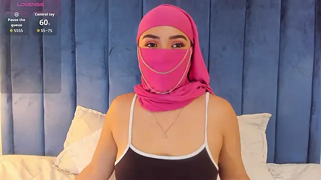 Snapshot of fatimarab__ chatting on 02-12-26, 03:45 fatimarab online show from 02-12-26, 03:45