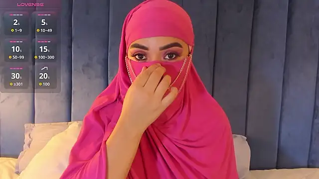 Snapshot of fatimarab__ chatting on 02-19-26, 03:35 fatimarab online show from 02-19-26, 03:35