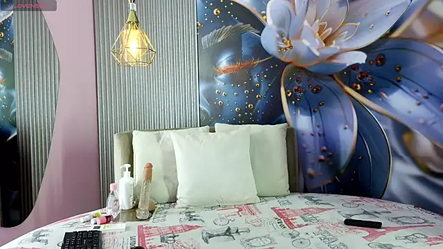 Snapshot of rouxinferno_cr chatting on 03-25-26, 02:17 rouxinferno cr online show from 03-25-26, 02:17