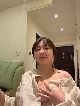 Snapshot of LXR77887 chatting on 04-23-26, 12:29 LXR77887 online show from 04-23-26, 12:29