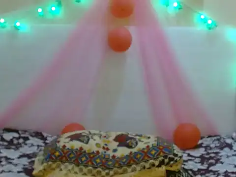 Snapshot of LIZNA_0 chatting on 02-22-26, 04:49 LIZNA 0 online show from 02-22-26, 04:49