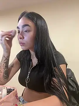 Sara Fernandez  online show from 03-24-26, 05:29