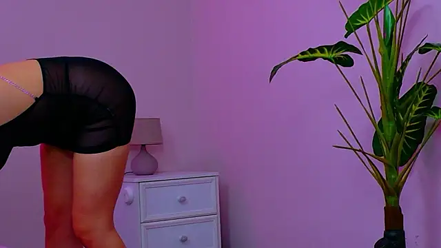 Snapshot of Ivorym00n chatting on 02-26-26, 05:17 Ivorym00n online show from 02-26-26, 05:17