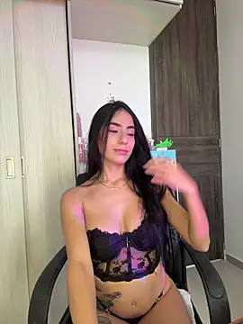 Snapshot of Juanitaa04 chatting on 02-25-26, 04:27 Juanitaa04 online show from 02-25-26, 04:27