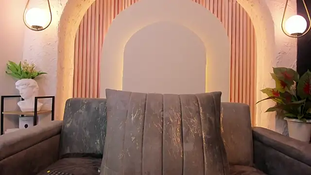 Snapshot of violet_scott_ chatting on 02-25-26, 10:03 violet scott online show from 02-25-26, 10:03