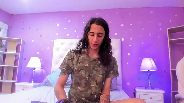 Snapshot of Goldentemptation_ chatting on 02-22-26, 01:20 Goldentemptation online show from 02-22-26, 01:20