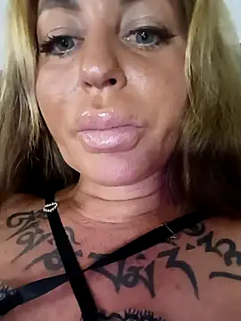 MiaMooly online show from 09-12-25, 05:13