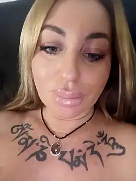 MiaMooly online show from 11-24-25, 04:18