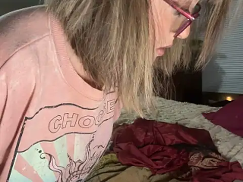 Snapshot of BrookiesLife chatting on 02-15-26, 02:19 BrookiesLife online show from 02-15-26, 02:19