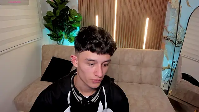 Snapshot of Patrick_Howland_ chatting on 02-04-26, 03:12 Patrick Howland online show from 02-04-26, 03:12