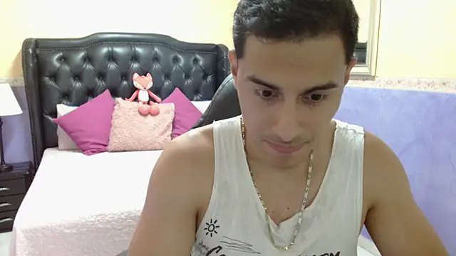 Snapshot of Mike_Conors chatting on 02-07-26, 01:31 Mike Conors online show from 02-07-26, 01:31