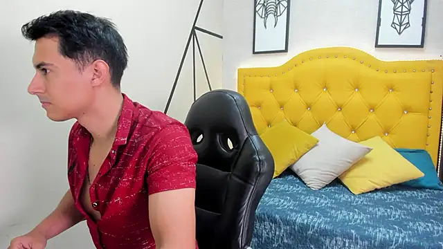 Snapshot of Mike_Conors chatting on 02-27-26, 02:22 Mike Conors online show from 02-27-26, 02:22