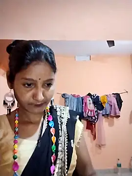 Snapshot of Ayesharani1 chatting on 02-10-26, 03:27 Ayesharani1 online show from 02-10-26, 03:27