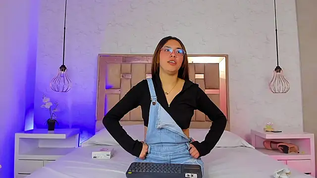 ChloeSteele online show from 02-10-26, 04:05