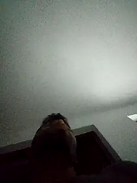 Snapshot of thom_1 chatting on 02-20-26, 01:24 thom 1 online show from 02-20-26, 01:24