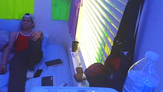 Snapshot of JokerAndyKenwood chatting on 02-25-26, 01:54 JokerAndyKenwood online show from 02-25-26, 01:54