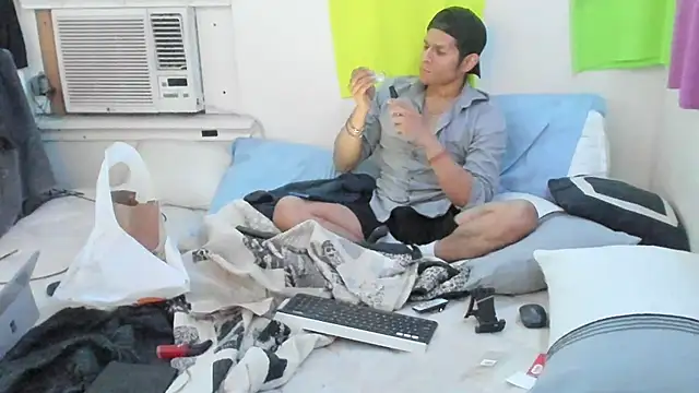 Snapshot of JokerAndyKenwood chatting on 03-01-26, 01:18 JokerAndyKenwood online show from 03-01-26, 01:18