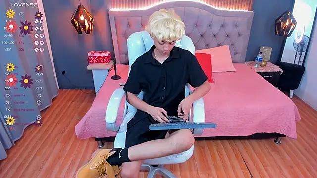 Noa 03 online show from 03-06-26, 12:56