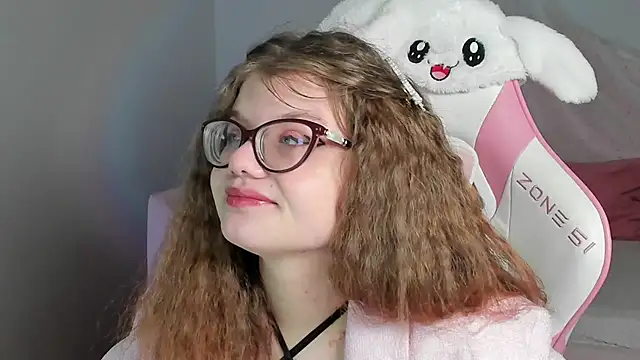 Snapshot of ChloeHalses chatting on 02-04-26, 05:24 ChloeHalses online show from 02-04-26, 05:24