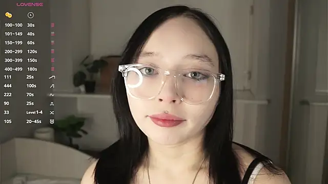 Snapshot of HannaHayles chatting on 02-13-26, 06:15 HannaHayles online show from 02-13-26, 06:15